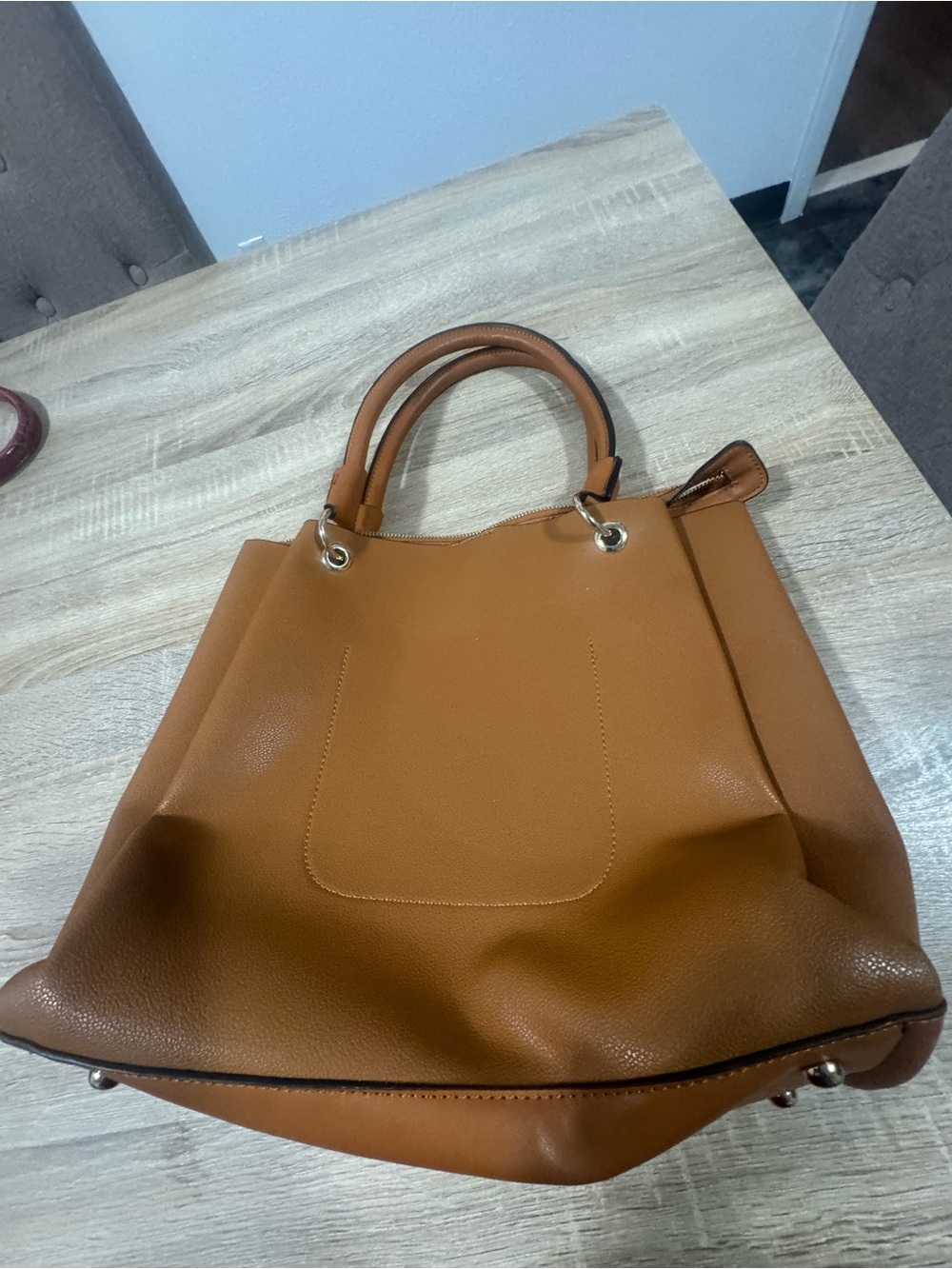 Sleek Tan Shoulder Tote - Sophisticated Everyday Carry